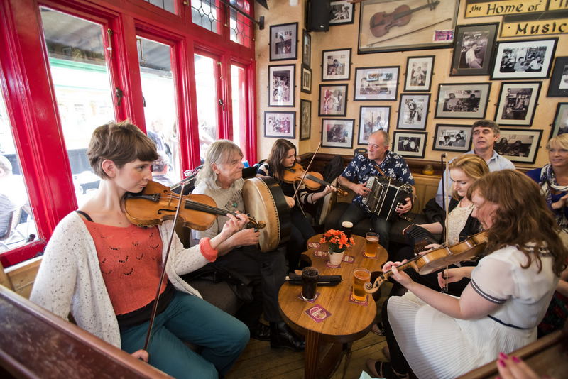 Traditional Irish Music Session at Tig Cóilí, Galway 